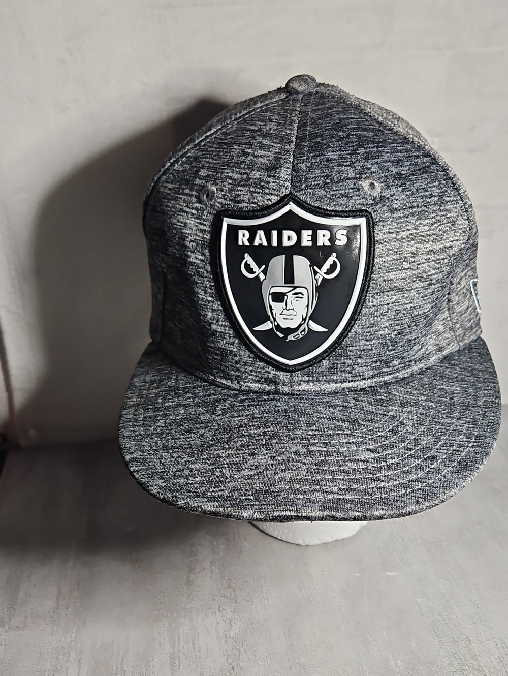 NWOT Oakland Raiders Snapback